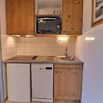 Confortable 2 Pieces, Skis Aux Pieds Et Proche Des Commerces - Fr-1-182a-28 * Courchevel