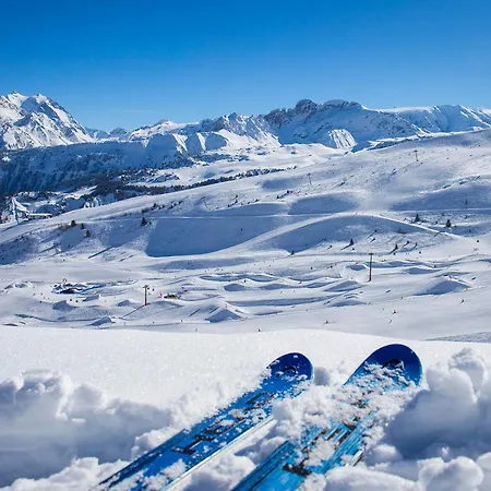 Confortable 2 Pieces, Skis Aux Pieds Et Proche Des Commerces - Fr-1-182a-28 كورشوفيل