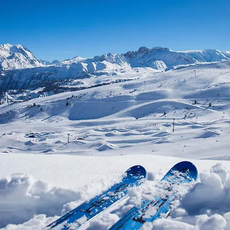 Confortable 2 Pieces, Skis Aux Pieds Et Proche Des Commerces - Fr-1-182a-28 Courchevel