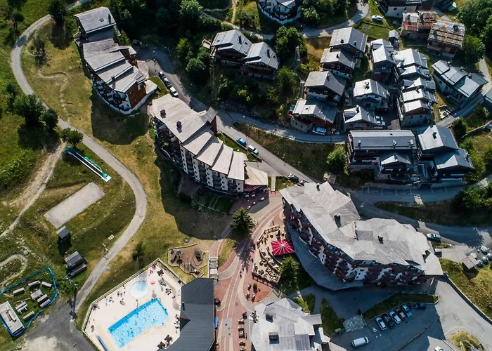 Confortable 2 Pieces, Skis Aux Pieds Et Proche Des Commerces - Fr-1-182a-28 Daire *