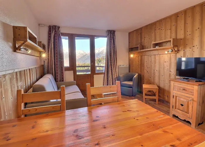 Confortable 2 Pieces, Skis Aux Pieds Et Proche Des Commerces - Fr-1-182a-28 Daire *