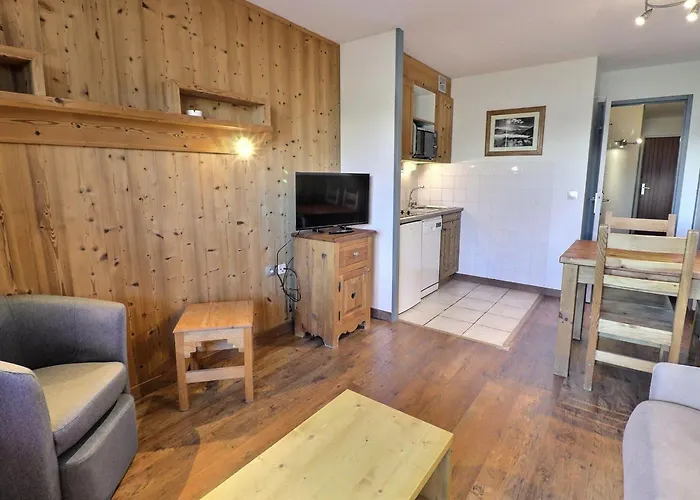 Confortable 2 Pieces, Skis Aux Pieds Et Proche Des Commerces - Fr-1-182a-28 Daire *